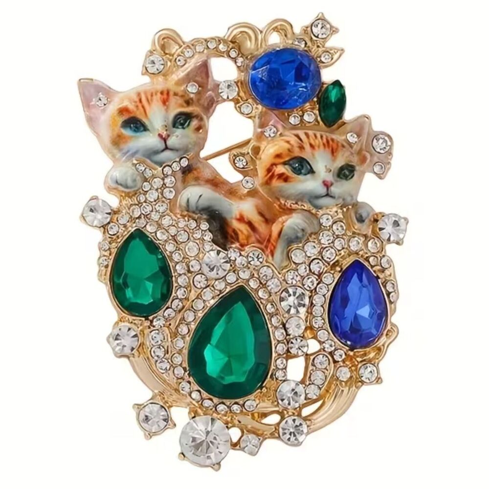 A Vintage Baroque-Style Cat Brooch Dual Cat Design Adorned with Rhinestones